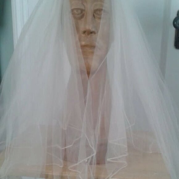 Davids Bridal Wedding veil and blusher. - Picture 2 of 8